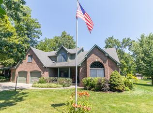 2882 W Redbud Cir, Greenfield, IN