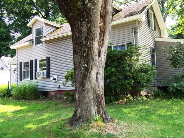41 Worcester St, Grafton, MA 01519