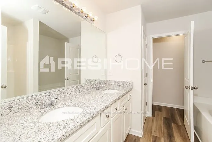 19 Winchester Ave — Photo 15