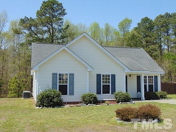 2nd image of 137 Carriage Hill Dr