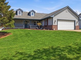 1140 Ellys WAY, Slinger, WI 53086