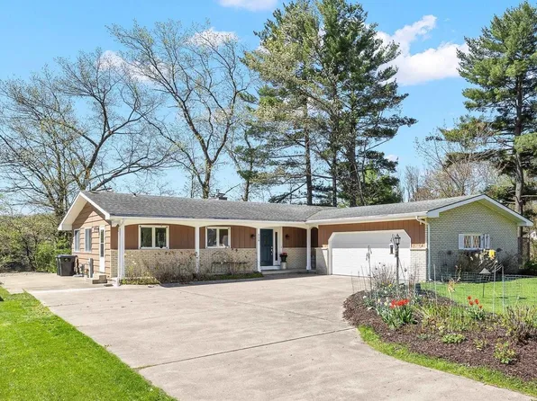 528 PARK AVENUE, Waupaca, WI 54981