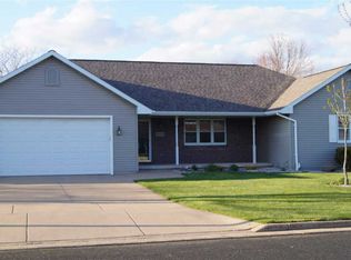 2032 Dreamfield Ln, Menasha, WI 54952