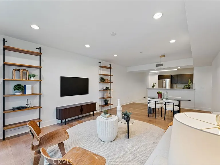 118 N Kings Rd #201 — Photo 10