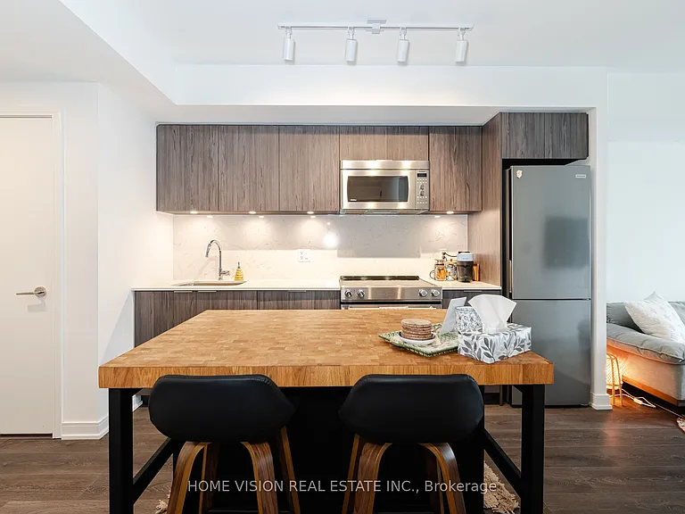 30 Samuel Wood Way E #409 — Photo 5