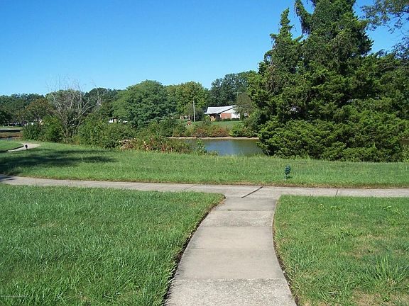 2nd image of 336B Canterbury Ct