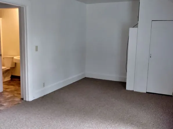 319 N Park, 319 N Park St #3, Watertown, SD 57201