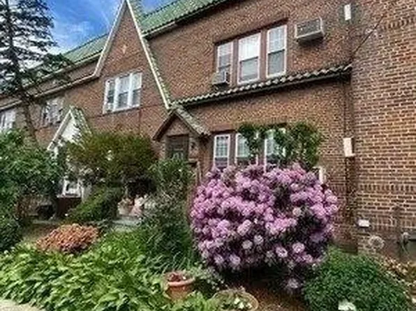 45-29 215th Street, Flushing, NY 11361
