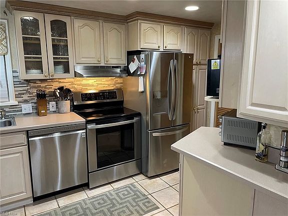 5th image of 1274 E 345th St
