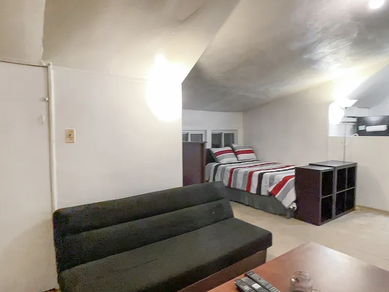 3615 20th St NE #UPSTAIRS — Photo 8