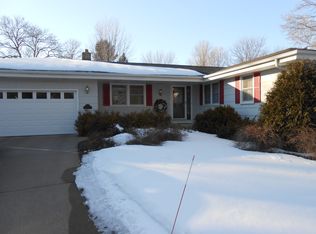 9708 Rich Curv, Bloomington, MN 55437