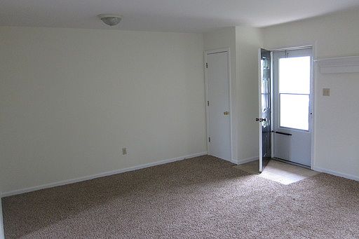 4th image of 430 Kellys Ln