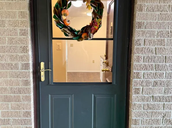 16 Pine Cluster Cir Unit D, Manalapan, NJ 07726