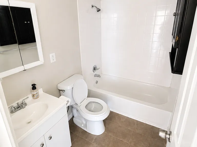 507 NW Hawthorne St — Photo 4