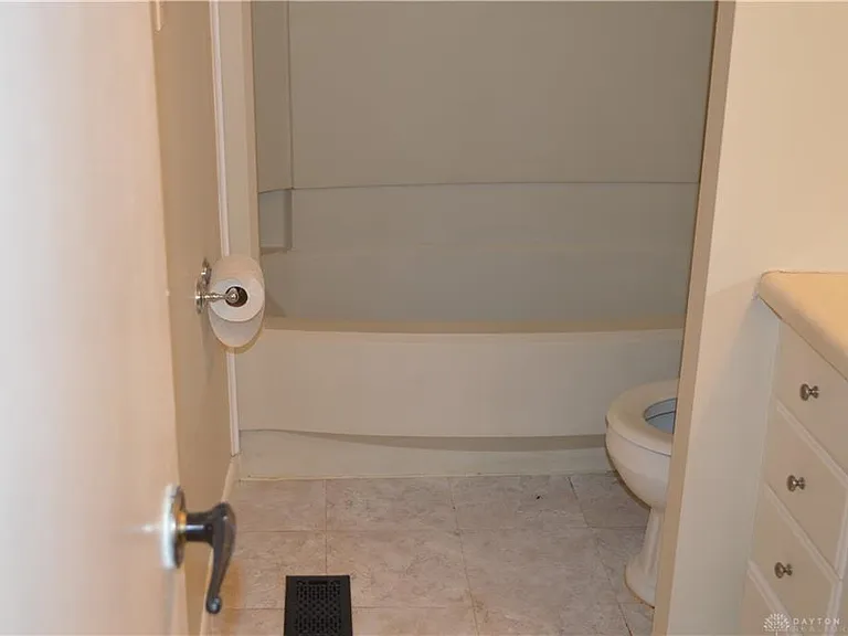 1217 Robbins Run Ct — Photo 10
