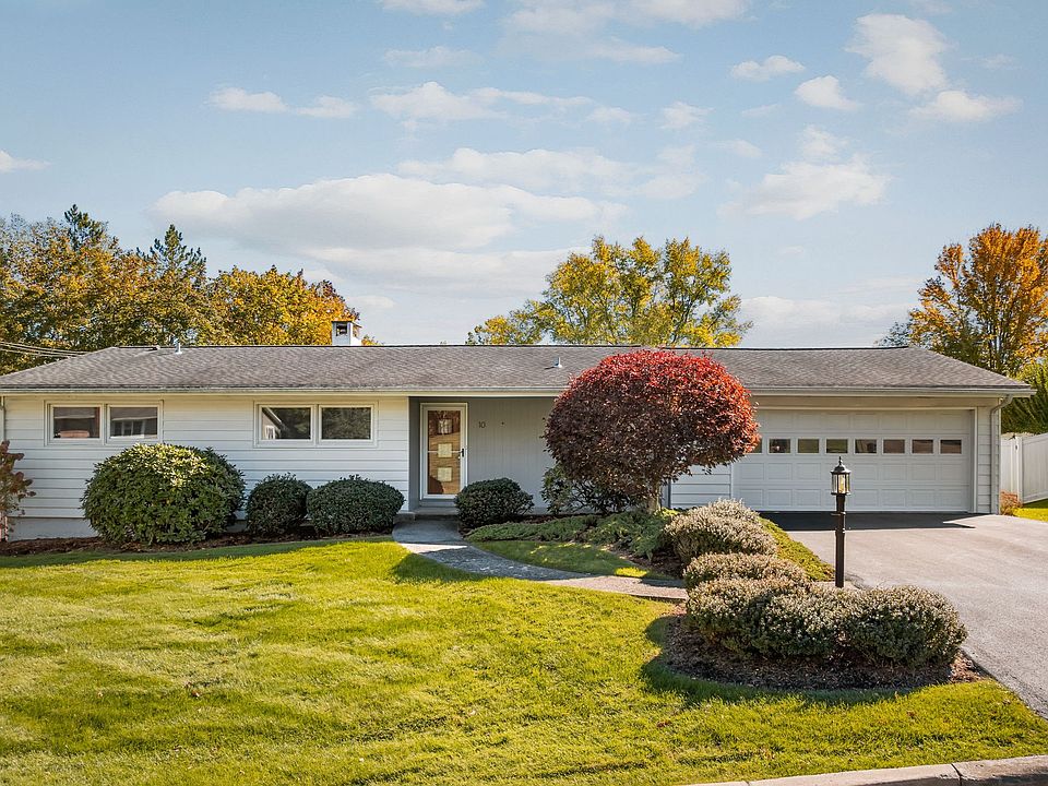 1st image of 10 Devon Dr