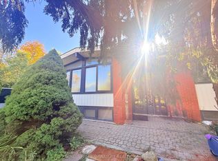 14 Burnhamthorpe Rd W, Oakville, ON L6M 4K4