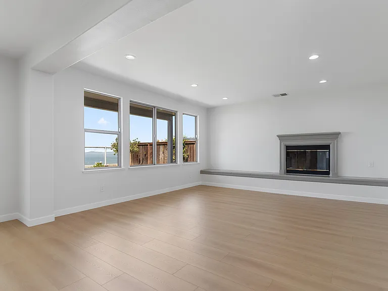 1105 Rock Harbor Point — Photo 3