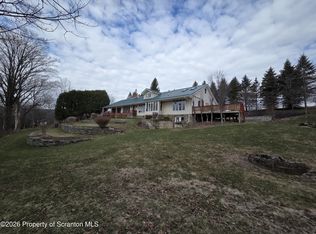 11 Mizianty Ln, Waymart, PA 18472