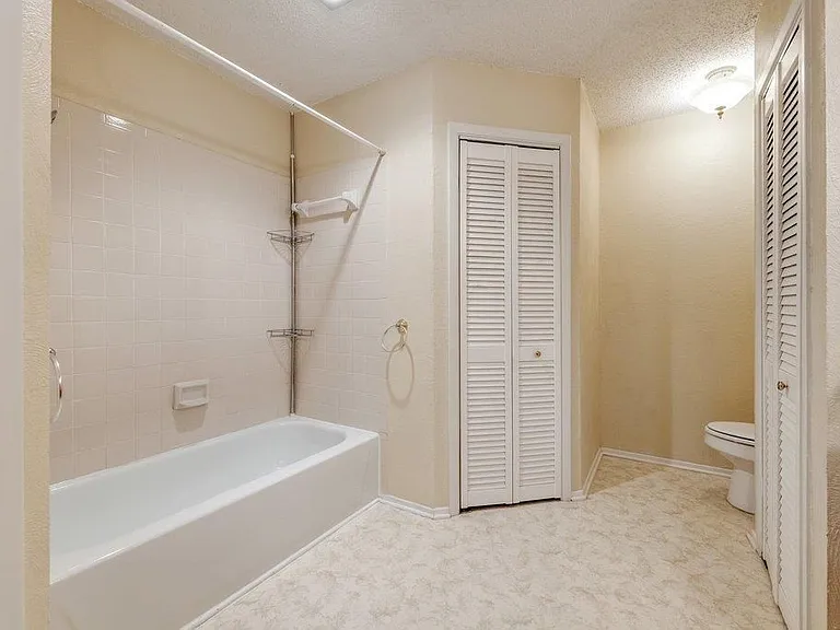 13204 Rampart St — Photo 17