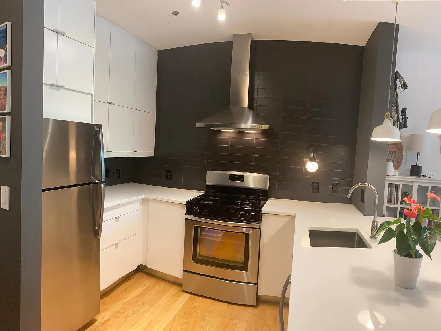 1625 International Dr — Photo 3