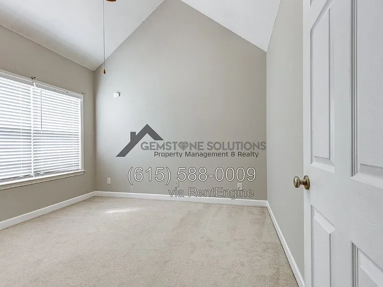 1012 McKenna Dr — Photo 22