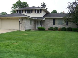 14305 Pawnee Trl, Middleburg Heights, OH 44130
