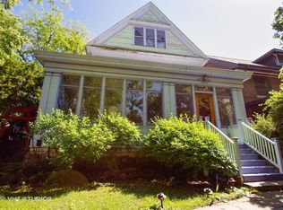 1635 W Jarvis Ave, Chicago, IL 60626