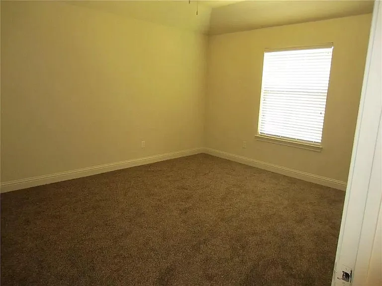 122 Seva Ct — Photo 5