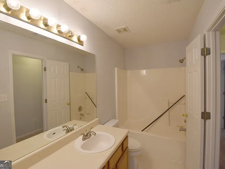 147 S Fairfield Dr — Photo 22