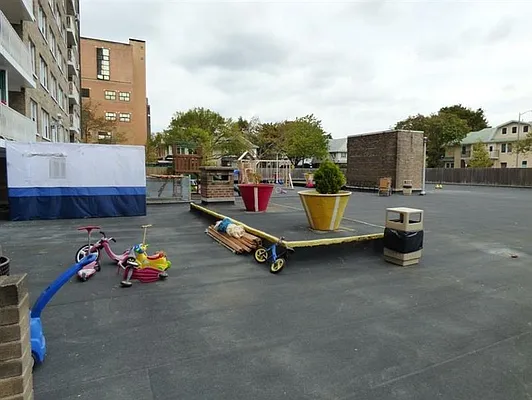 Sold by R New York | media 19