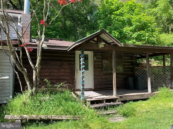 20 Whippoorwill Ln, Lock Haven, PA 17745