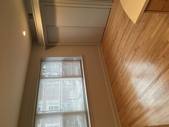 4th image of 3118 W Diversey Ave