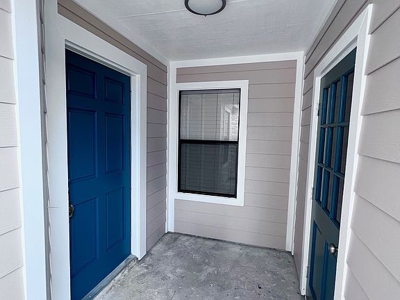 3rd image of 716 Pine Shores Cir