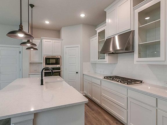 The Huntmere - Kitchen