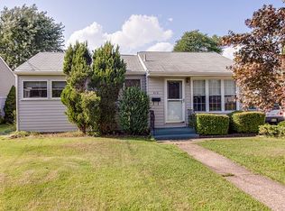 413 W Park Ave, Maple Shade, NJ 08052