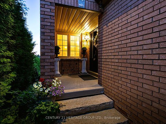 4th image of 366 Amberlee Ct