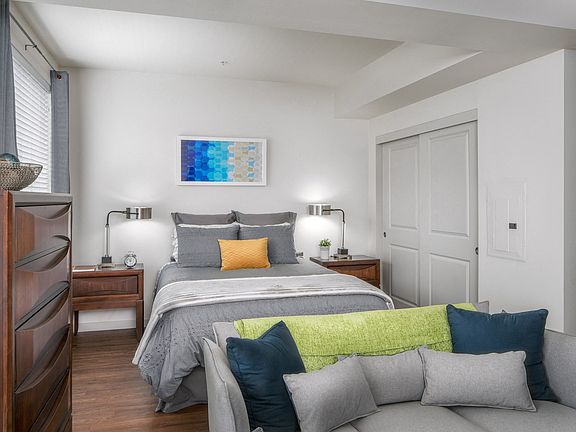 3rd image of 3833 SW Bond Ave #2358122