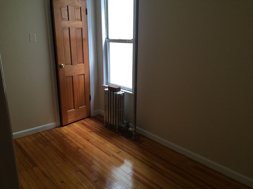 1st image of 3035 49th St