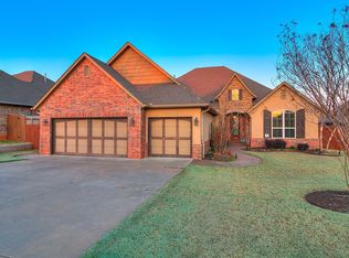 1304 Denver Cir, Moore, OK 73160