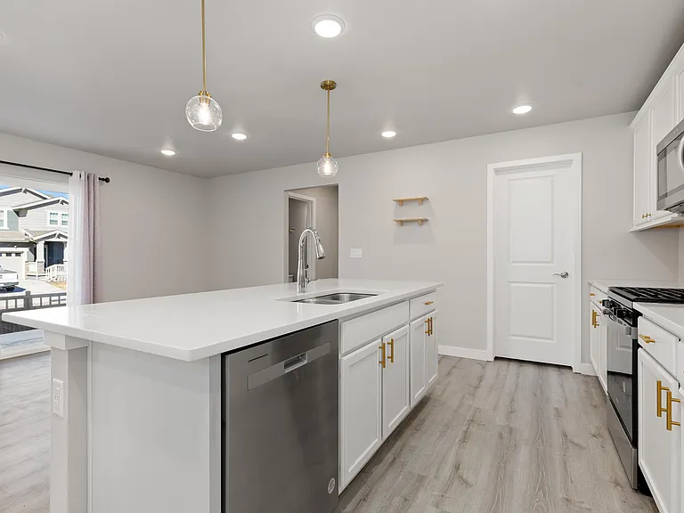 958 Colorado River Ave — Photo 8