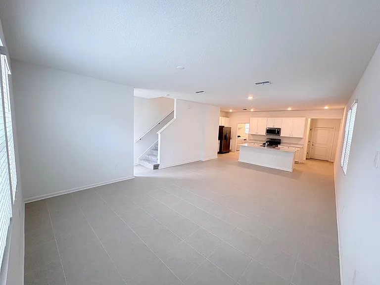 790 Rivington Ave — Photo 10