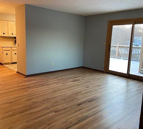 5th image of 9628 Emmet St