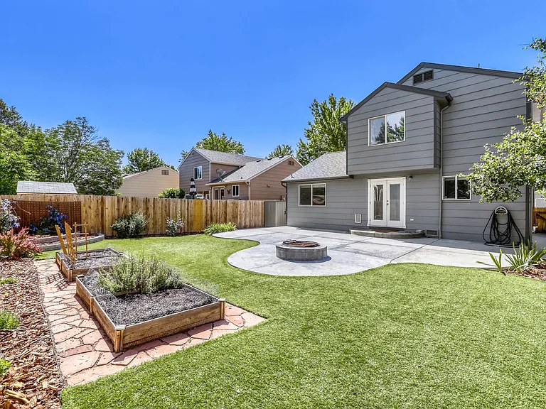 11339 W Aqueduct Dr — Photo 2