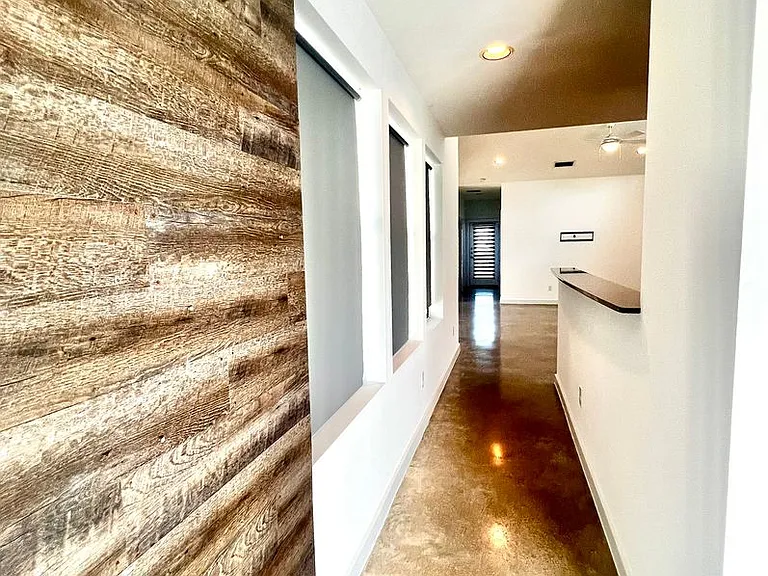 5900 Toscana Ave — Photo 3