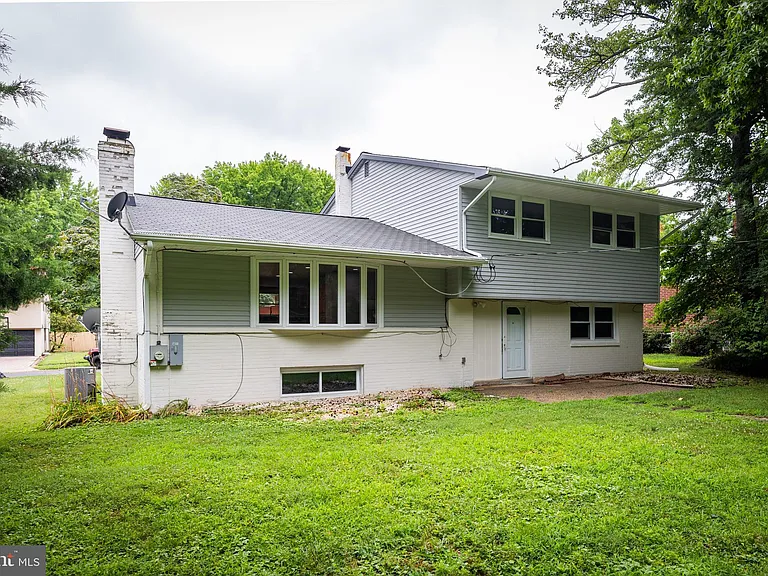 1419 Emory Rd — Photo 5