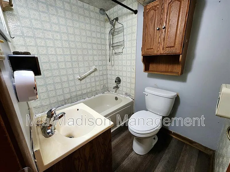 40 1/2 Wesley Ct — Photo 6
