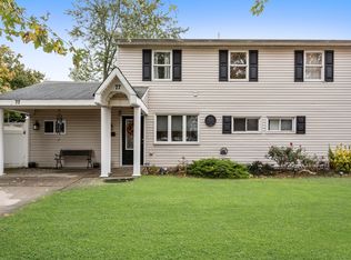 77 Twig Ln, Levittown, NY 11756