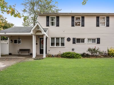77 Twig Ln, Levittown, NY, 11756