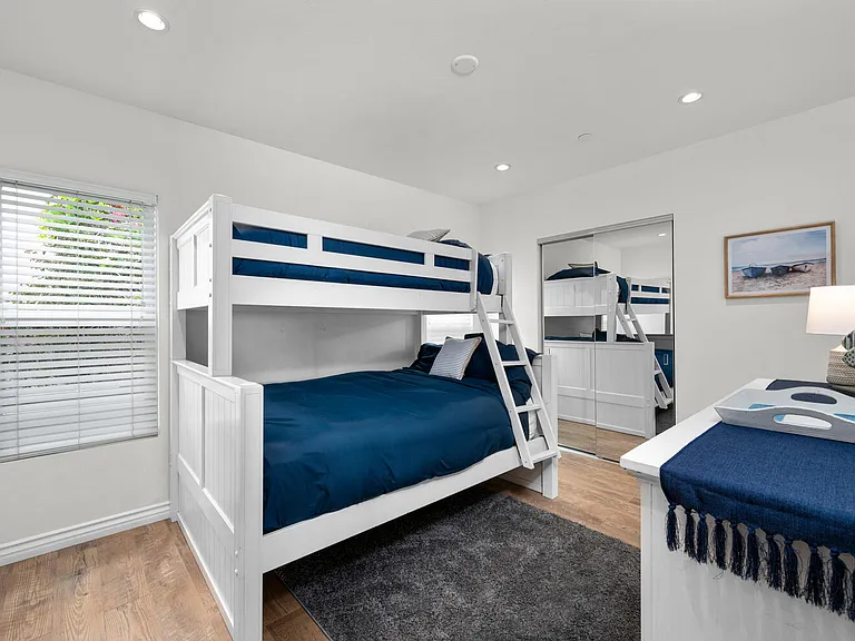 181 W Avenida Cornelio — Photo 24